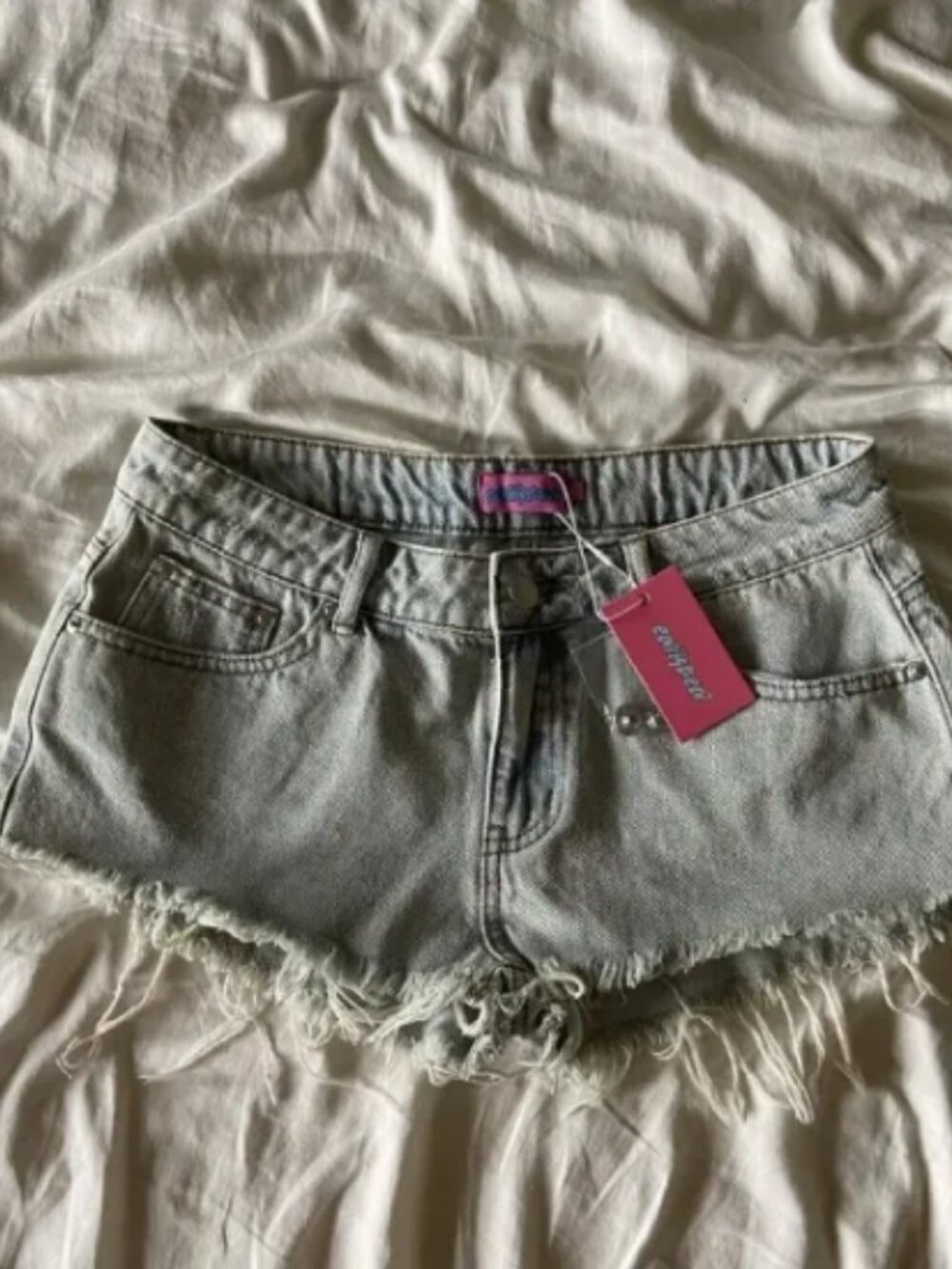 editked frayed vintage washed denim shorts